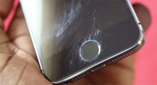 Ogrebotine na zaslonu - zbogom